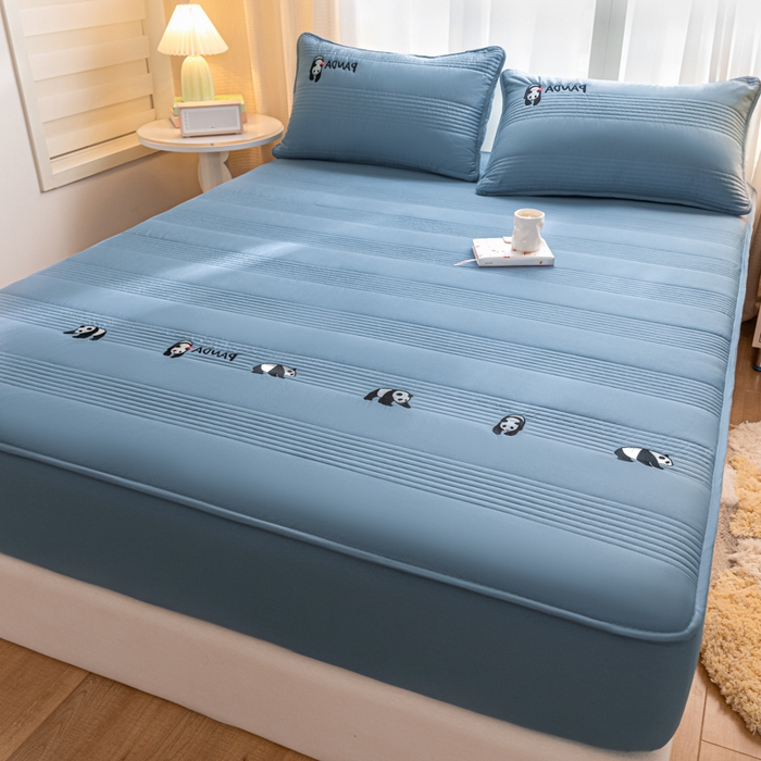 91家纺网 家纺一手货源 找家纺 鑫钰 2024全棉大豆夹棉床笠 熊猫Team-优雅蓝