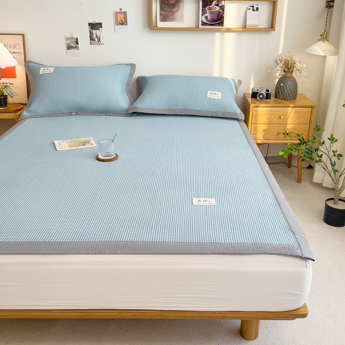 91家纺网 家纺一手货源 找家纺 丝羽坊 2025新款PE凉感450克A类华夫格冰豆豆软凉席-平铺款 华夫格-蓝