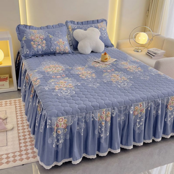 91家纺网 家纺一手货源 找家纺 情煊家纺 2024新款全棉亲肤夹棉印花床裙 5锦绣花期-蓝