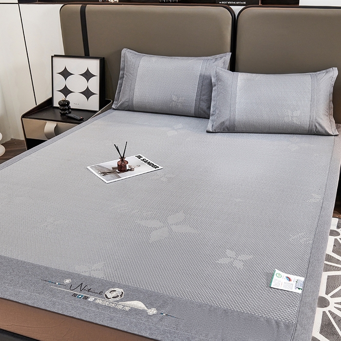 91家纺网 家纺一手货源 找家纺 青雅席业 2025年新款春夏3D复合冰藤养生席 四叶草-灰