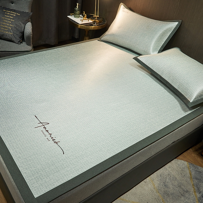 91家纺网 家纺一手货源 找家纺 全季家居 2024新款纯色英文刺绣肌理纹冰丝凉席 魔法绿（床席款）