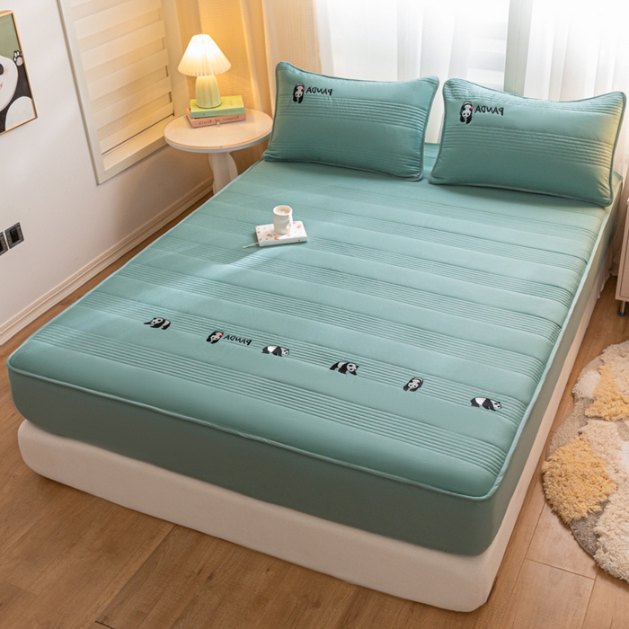 91家纺网 家纺一手货源 找家纺 鑫钰 2024全棉大豆夹棉床笠 熊猫Team-时尚绿