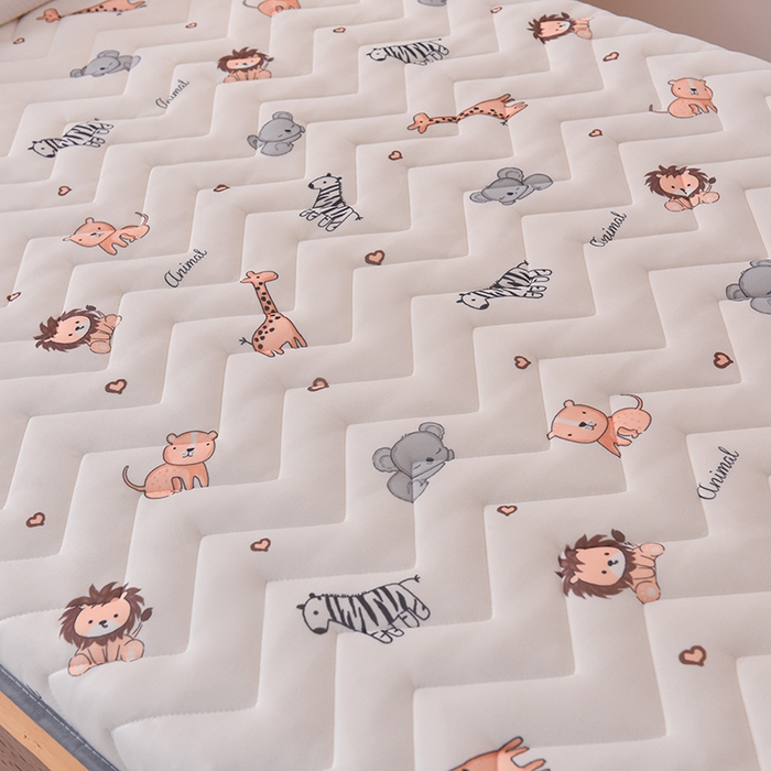 91家纺网 家纺一手货源 找家纺 亿丁点床垫 2024新款A类牛奶丝护脊乳胶床垫 单边牛奶丝小森林