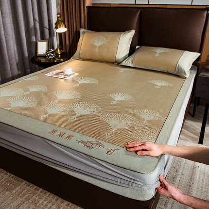 91家纺网 家纺一手货源 找家纺 全季家居 2024新款加厚加密宽边刺绣提花冰藤凉席 扇叶-娇黄（床笠款）