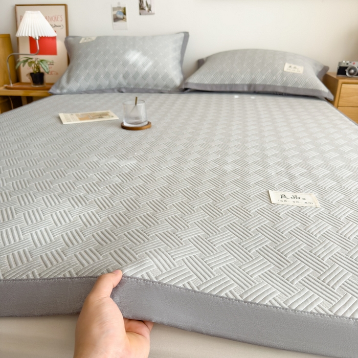 91家纺网 家纺一手货源 找家纺 丝羽坊 2025新款PE凉感450克A类华夫格冰豆豆软凉席-平铺款 饼干花-灰