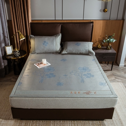 91家纺网 家纺一手货源 找家纺 全季家居 2024新款加厚加密宽边刺绣提花冰藤凉席 夏花-烟灰（床席款）