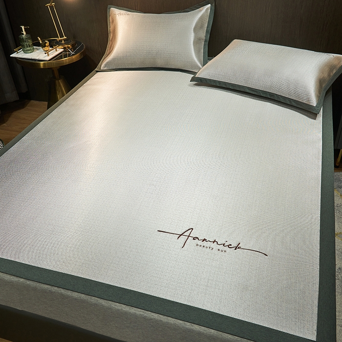 91家纺网 家纺一手货源 找家纺 全季家居 2024新款纯色英文刺绣肌理纹冰丝凉席 藕灰（床席款）