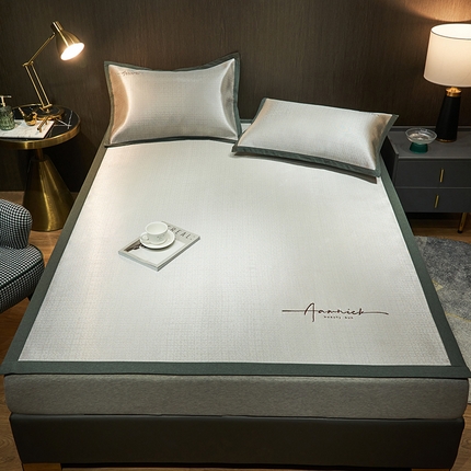 91家纺网 家纺一手货源 找家纺 全季家居 2024新款纯色英文刺绣肌理纹冰丝凉席 藕灰（床席款）