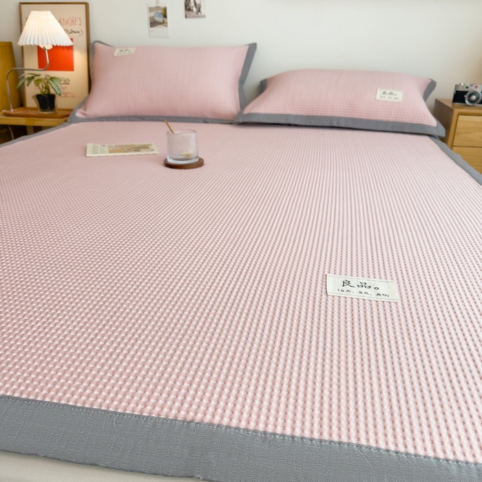 91家纺网 家纺一手货源 找家纺 丝羽坊 2025新款PE凉感450克A类华夫格冰豆豆软凉席-平铺款 华夫格-粉