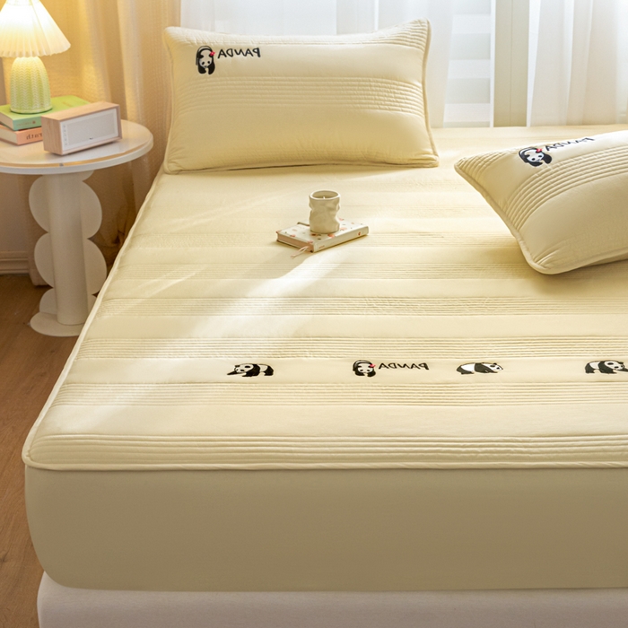 91家纺网 家纺一手货源 找家纺 鑫钰 2024全棉大豆夹棉床笠 熊猫Team-奶黄色