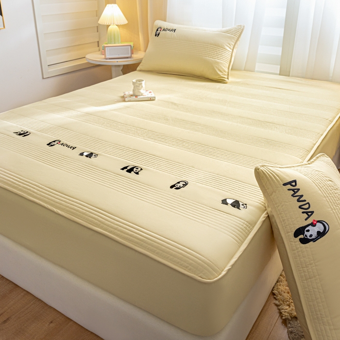 91家纺网 家纺一手货源 找家纺 鑫钰 2024全棉大豆夹棉床笠 熊猫Team-奶黄色