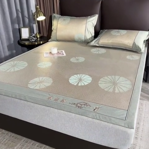 91家纺网 家纺一手货源 找家纺 全季家居 2024新款加厚加密宽边刺绣提花冰藤凉席 团扇-娇黄（床席款）