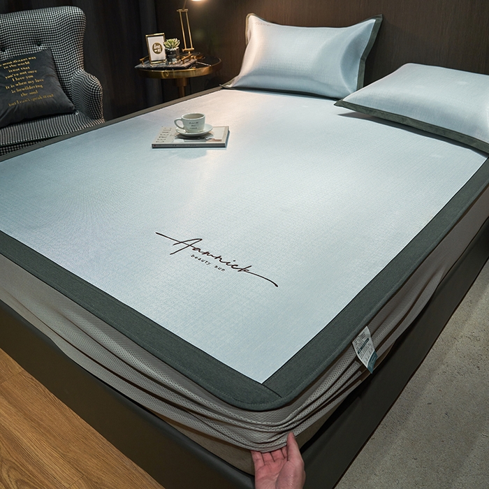 91家纺网 家纺一手货源 找家纺 全季家居 2024新款纯色英文刺绣肌理纹冰丝凉席 淡蓝色（床笠款）