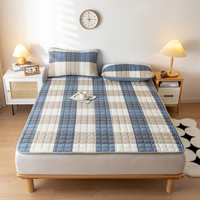 91家纺网 家纺一手货源 找家纺 鑫钰 2024水洗棉床护垫-简格 简格-蓝大格