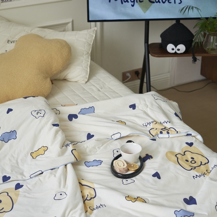 91家纺网 家纺一手货源 找家纺 米菲 A类生态锦棉牛奶针织棉大豆夏被（四季款） 多般安狗