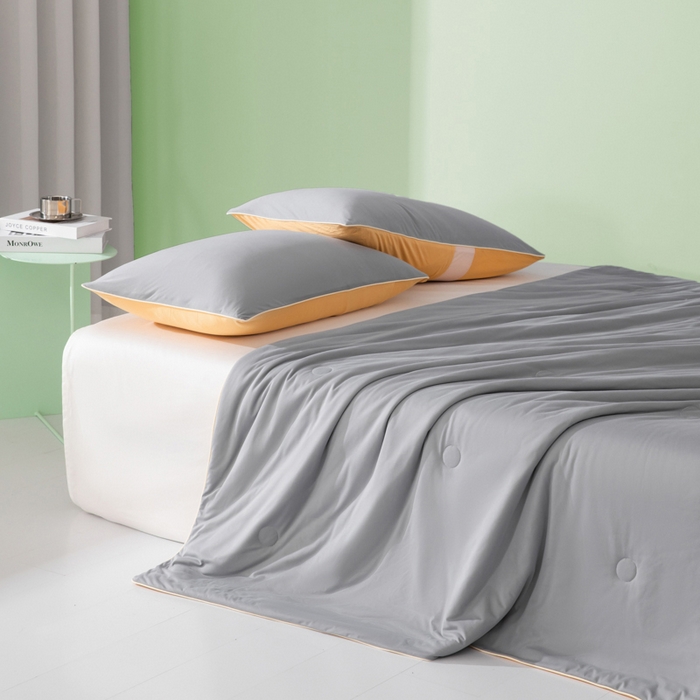 91家纺网 家纺一手货源 找家纺 吾诺家居 2024新款针织棉双拼色大豆夏被 岩灰-杏黄