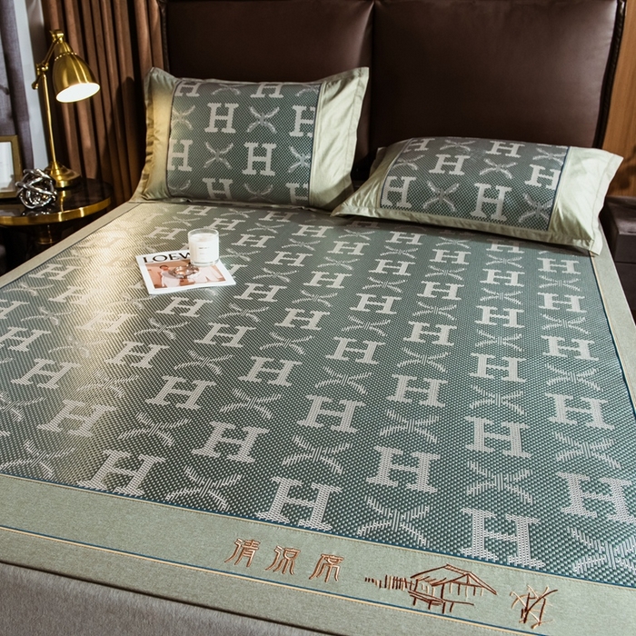 91家纺网 家纺一手货源 找家纺 全季家居 2024新款加厚加密宽边刺绣提花冰藤凉席 字母-水绿（床席款）