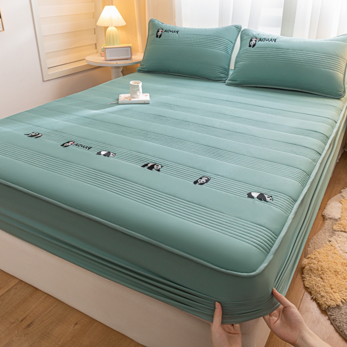 91家纺网 家纺一手货源 找家纺 鑫钰 2024全棉大豆夹棉床笠 熊猫Team-时尚绿