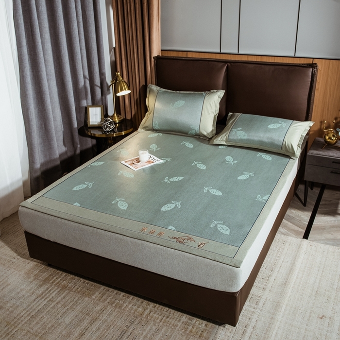 91家纺网 家纺一手货源 找家纺 全季家居 2024新款加厚加密宽边刺绣提花冰藤凉席 秋叶-水绿（床席款）