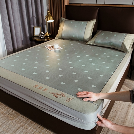 91家纺网 家纺一手货源 找家纺 全季家居 2024新款加厚加密宽边刺绣提花冰藤凉席 爱心-水绿（床笠款）
