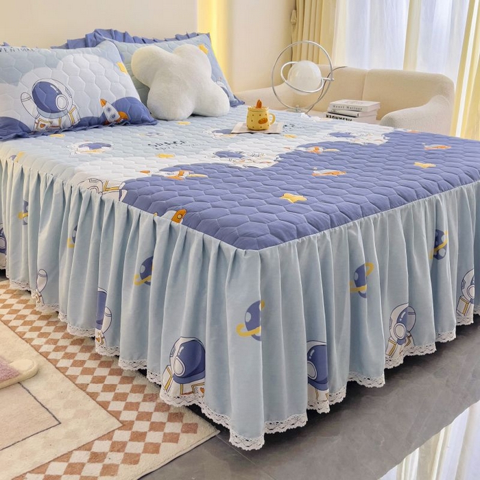 91家纺网 家纺一手货源 找家纺 情煊家纺 2024新款全棉亲肤夹棉印花床裙 6太空漫步