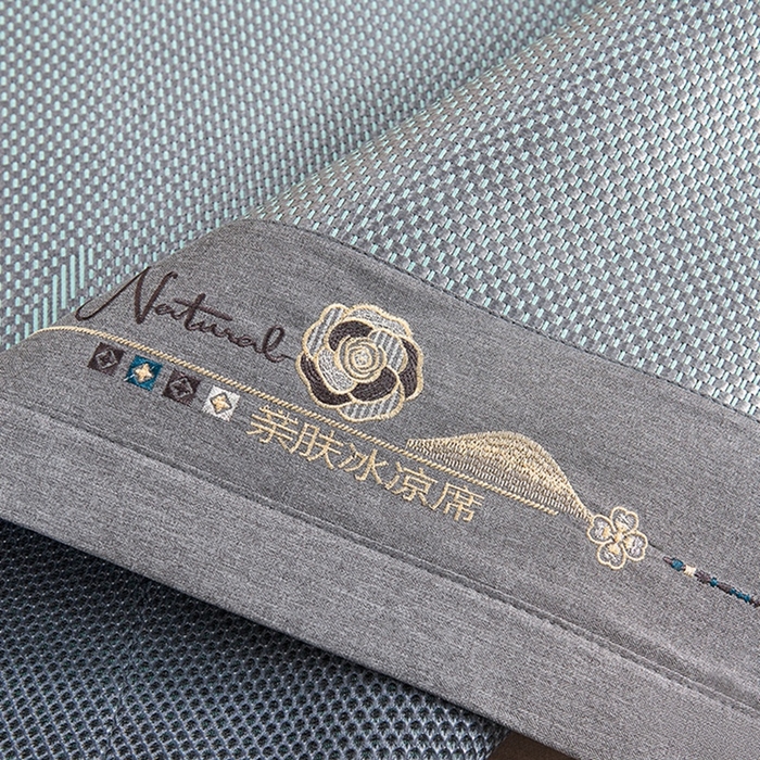 91家纺网 家纺一手货源 找家纺 青雅席业 2025年新款春夏3D复合冰藤养生席 四叶草-绿