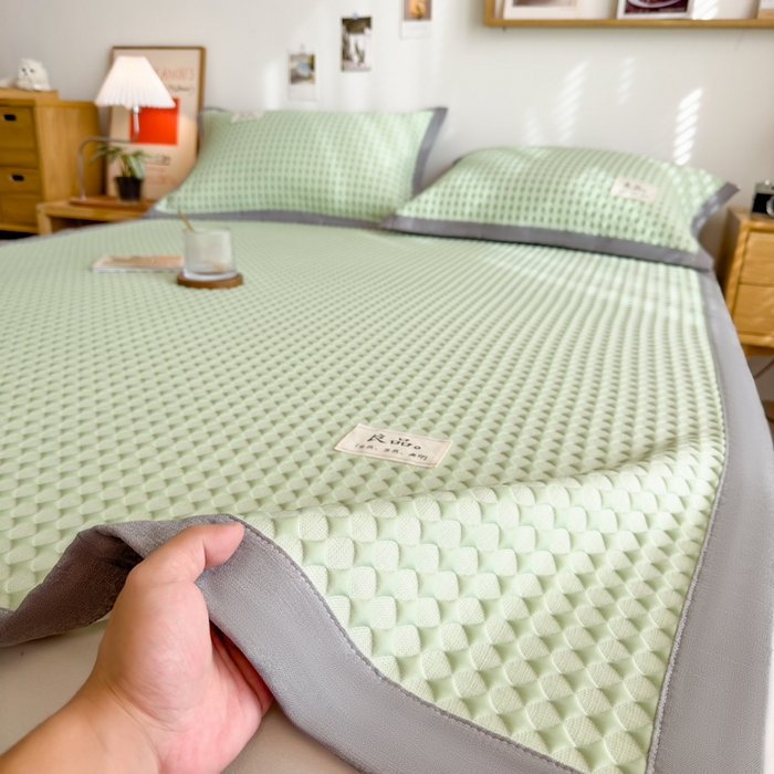91家纺网 家纺一手货源 找家纺 丝羽坊 2025新款PE凉感450克A类华夫格冰豆豆软凉席-平铺款 冰豆豆-绿