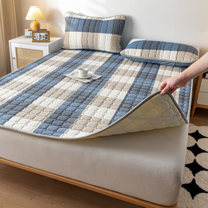 91家纺网 家纺一手货源 找家纺 鑫钰 2024水洗棉床护垫-简格 简格-蓝大格