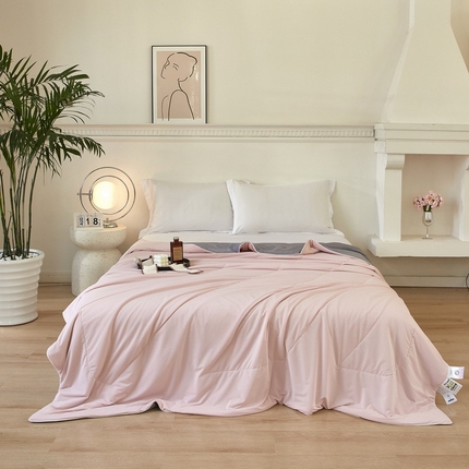 91家纺网 家纺一手货源 找家纺 库里梦家纺 2024新款A类冰肤凉感夏被 粉灰