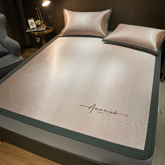 91家纺网 家纺一手货源 找家纺 全季家居 2024新款纯色英文刺绣肌理纹冰丝凉席 浅黄色（床笠款）