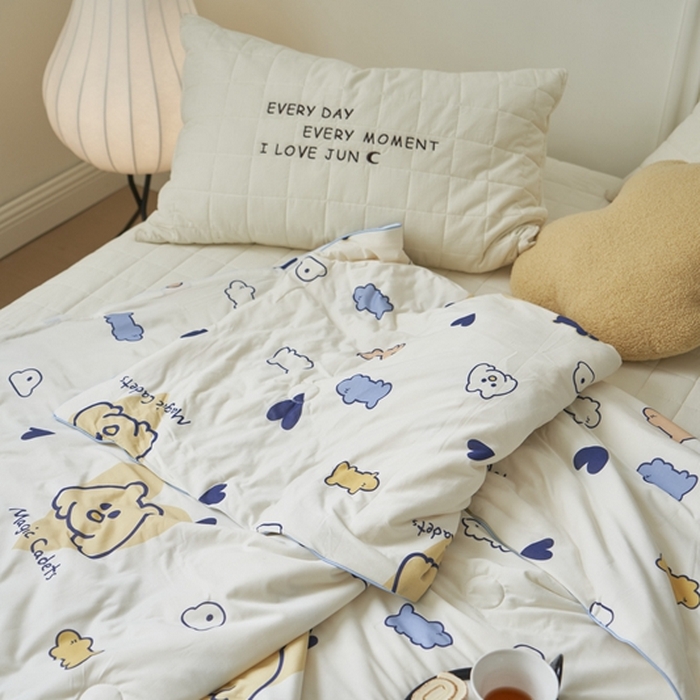 91家纺网 家纺一手货源 找家纺 米菲 A类生态锦棉牛奶针织棉大豆夏被（四季款） 多般安狗