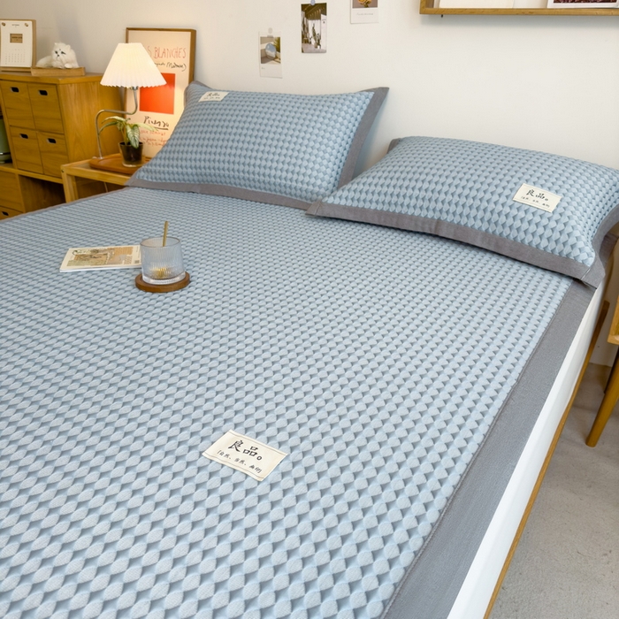 91家纺网 家纺一手货源 找家纺 丝羽坊 2025新款PE凉感450克A类华夫格冰豆豆软凉席-平铺款 冰豆豆-蓝