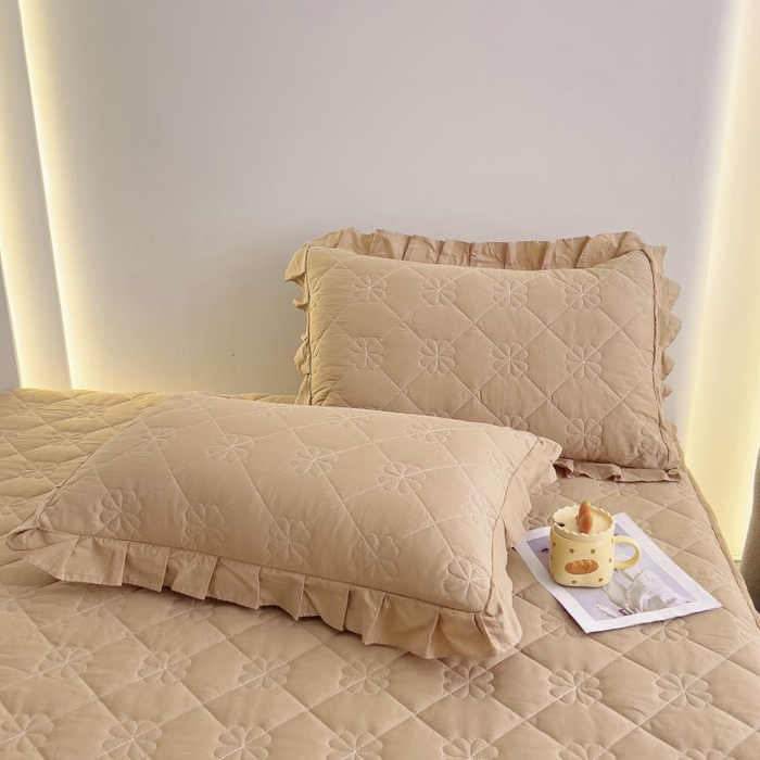 91家纺网 家纺一手货源 找家纺 情煊家纺 2024新款全棉亲肤夹棉纯色床裙 浅驼