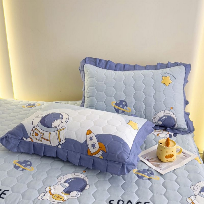 91家纺网 家纺一手货源 找家纺 情煊家纺 2024新款全棉亲肤夹棉印花床裙 6太空漫步