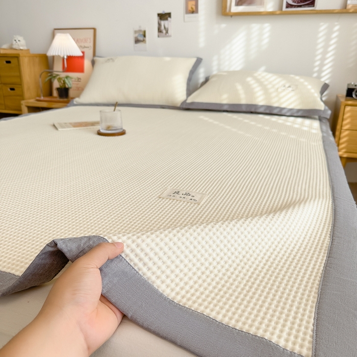 91家纺网 家纺一手货源 找家纺 丝羽坊 2025新款PE凉感450克A类华夫格冰豆豆软凉席-平铺款 华夫格-奶白