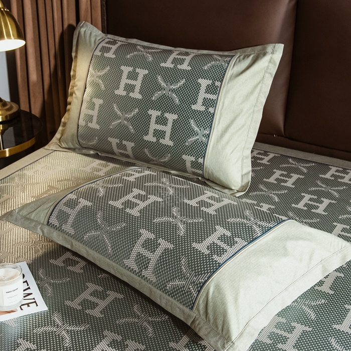 91家纺网 家纺一手货源 找家纺 全季家居 2024新款加厚加密宽边刺绣提花冰藤凉席 字母-水绿（床席款）