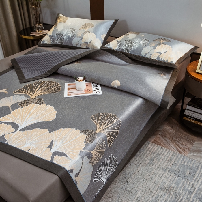 91家纺网 家纺一手货源 找家纺 全季家居 2024新款900D高精密三色纬提花冰丝凉席 落叶情深（床席款）