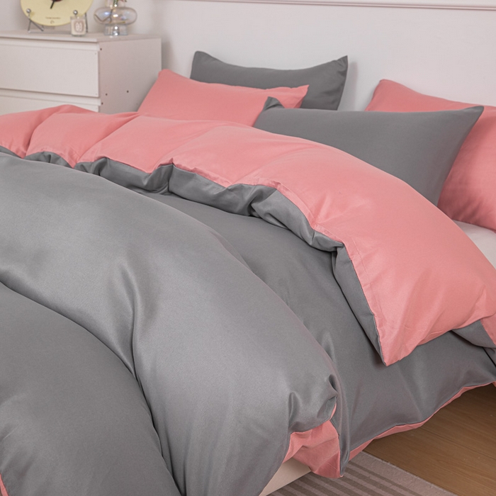 91家纺网 家纺一手货源 找家纺 莎臣豹 2025新款水洗棉磨毛纯色双拼简约风撞色四件套 浅灰爱上甜豆沙