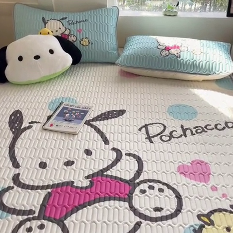 91家纺网 家纺一手货源 找家纺 金爱家 2024新款乳胶凉席-库洛米系列 波点帕哈狗