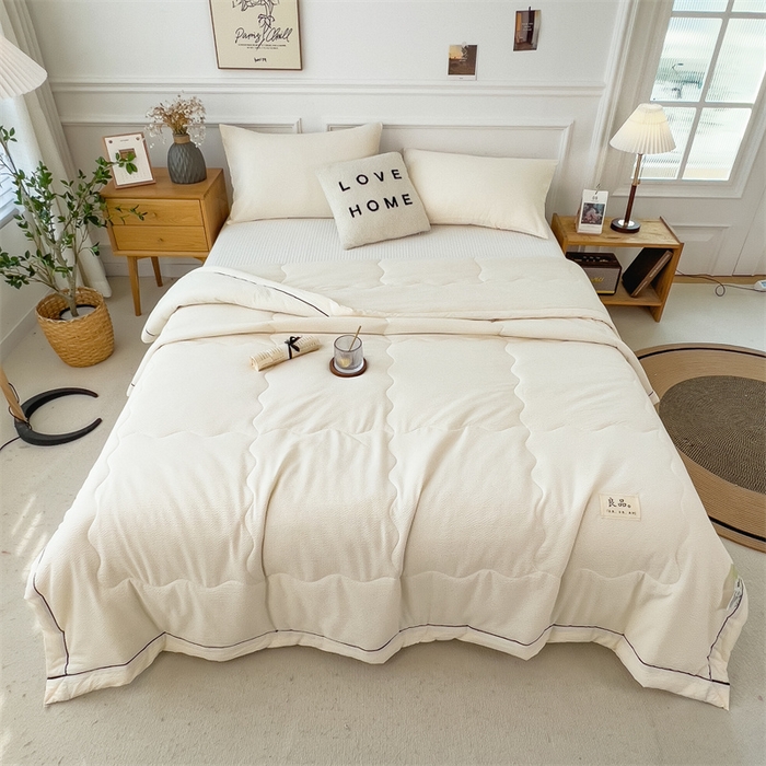 91家纺网 家纺一手货源 找家纺 丝幔家纺 2025新款A类泡泡纱镶边款夏被 珍珠白