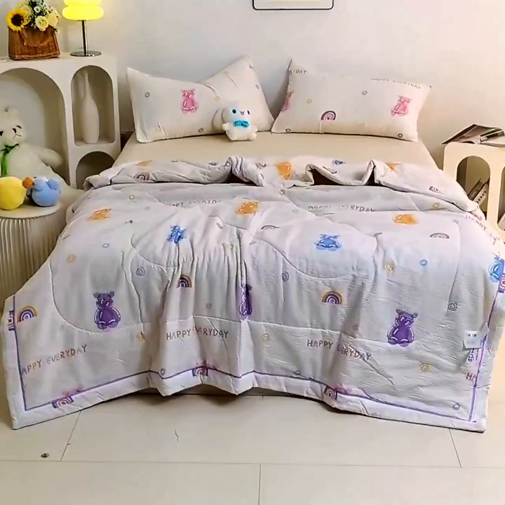 91家纺网 家纺一手货源 找家纺 壹张床 2025新款提花泡泡棉夏被夏凉被空调被 果冻熊-紫