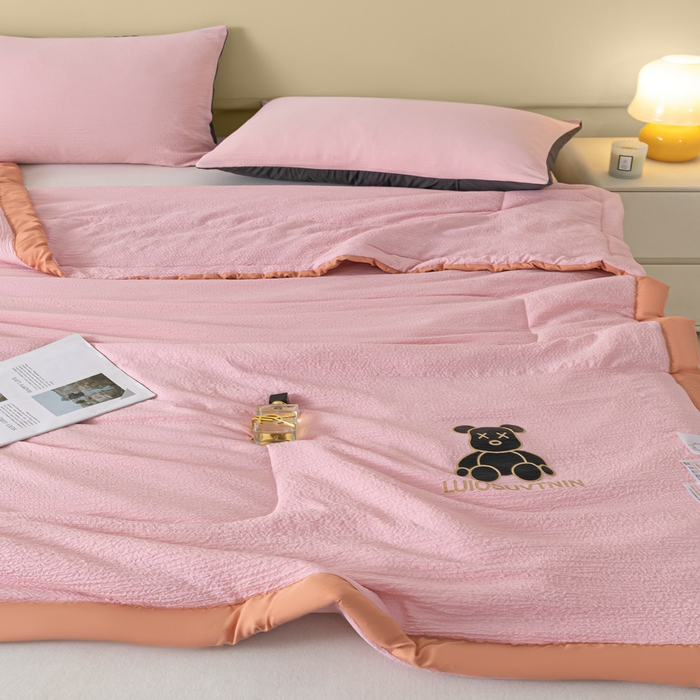 91家纺网 家纺一手货源 找家纺 梦初语 2024新款超柔泡泡棉夏被 粉色