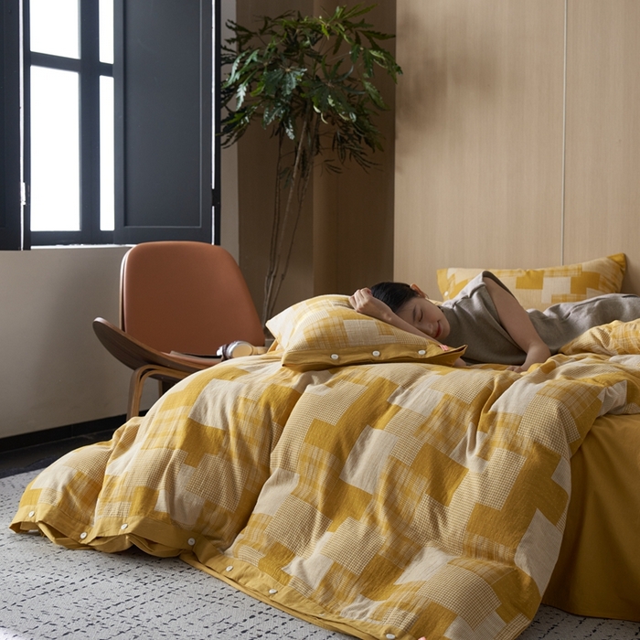 91家纺网 家纺一手货源 找家纺 安莱生活 2024年新品双层纱拼布田园纽扣款四件套 拼布田园纽扣款-姜黄