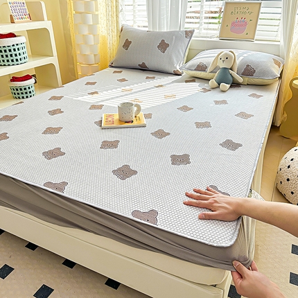 91家纺网 家纺一手货源 找家纺 其奥家纺 2025新款床笠款冰豆豆凉感凉席三件套 小熊咖