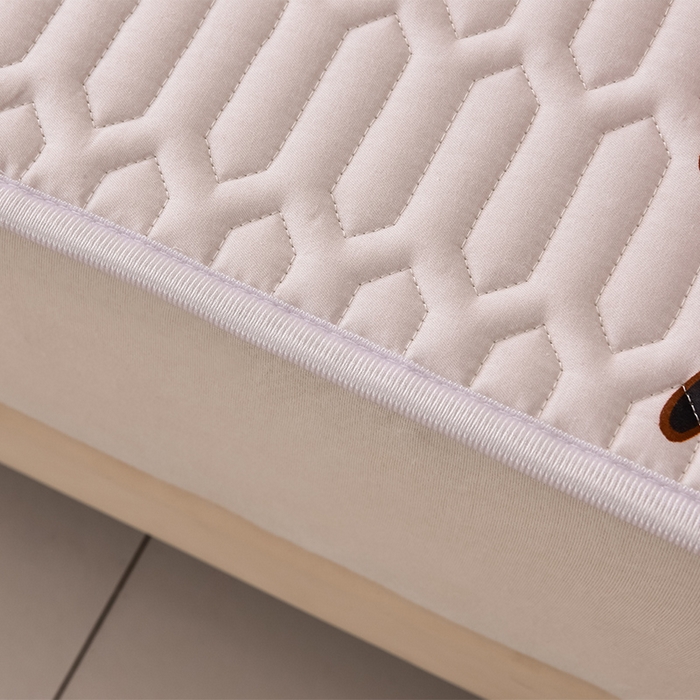 91家纺网 家纺一手货源 找家纺 床笠人家 2025新款全棉夹棉防水床垫 贝贝熊