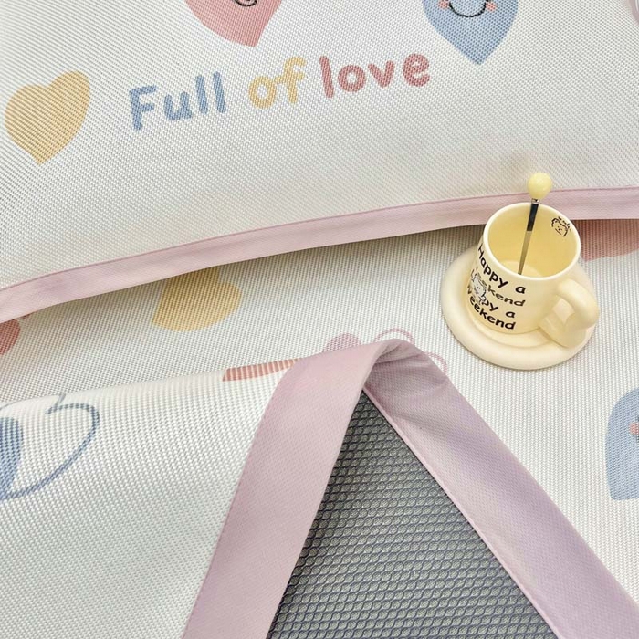 91家纺网 家纺一手货源 找家纺 全季家居 2024新款5A抗菌小清新数码印花冰藤席 彩色爱心（床席款）