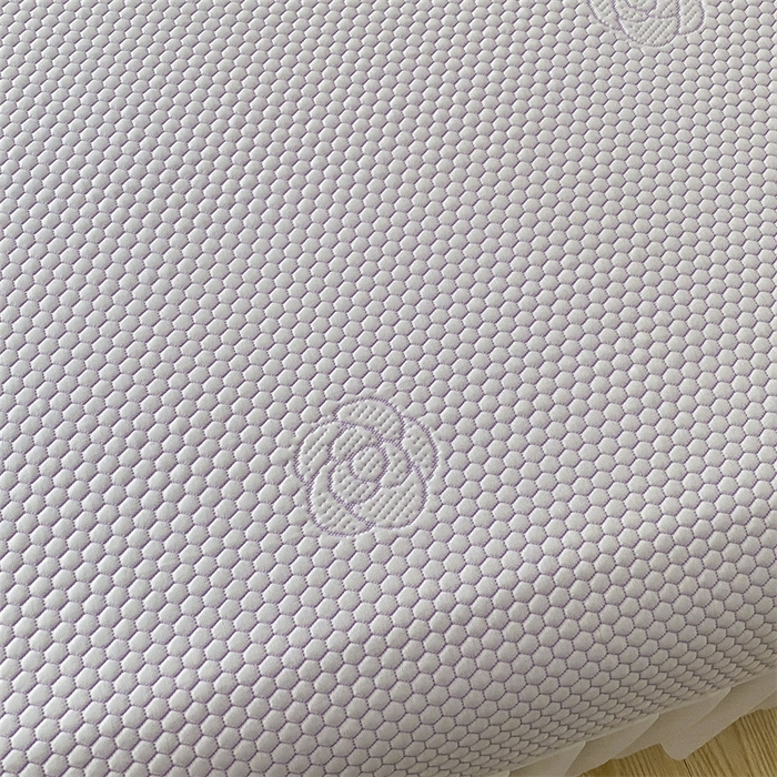 91家纺网 家纺一手货源 找家纺 2024新款抗菌凉豆豆提花床裙款凉席-花朵系列 冰豆豆花朵系列-床裙款 冰藤紫