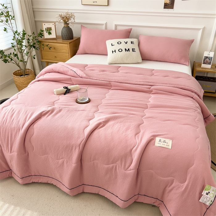 91家纺网 家纺一手货源 找家纺 丝幔家纺 2025新款A类泡泡纱镶边款夏被 豆沙玉