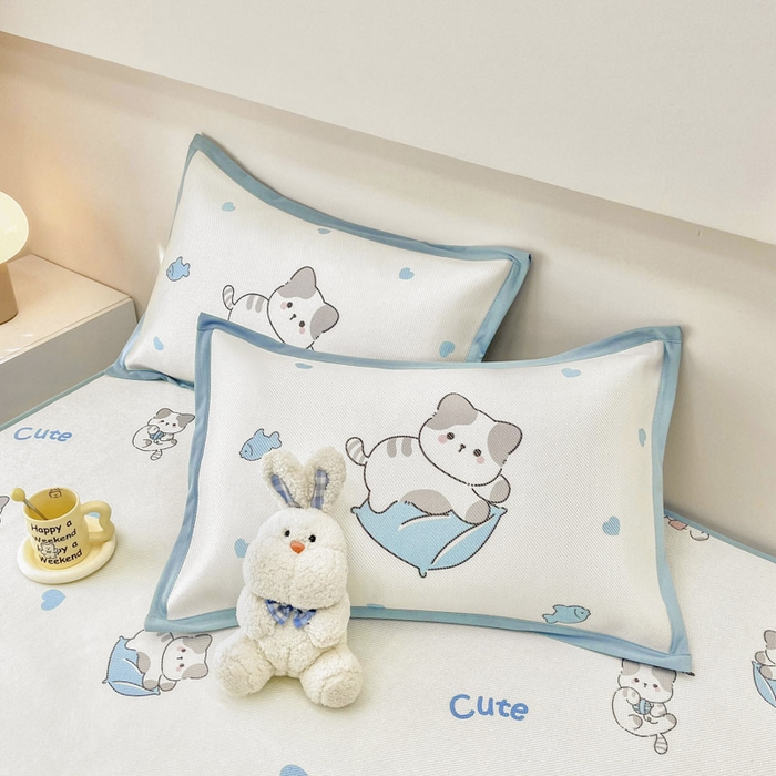 91家纺网 家纺一手货源 找家纺 全季家居 2024新款5A抗菌小清新数码印花冰藤席 贪吃小猫（床笠款）