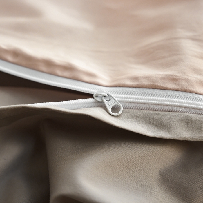 91家纺网 家纺一手货源 找家纺 安莱生活 2024新款100s长绒棉贡缎双拼四件套 虾粉-银灰